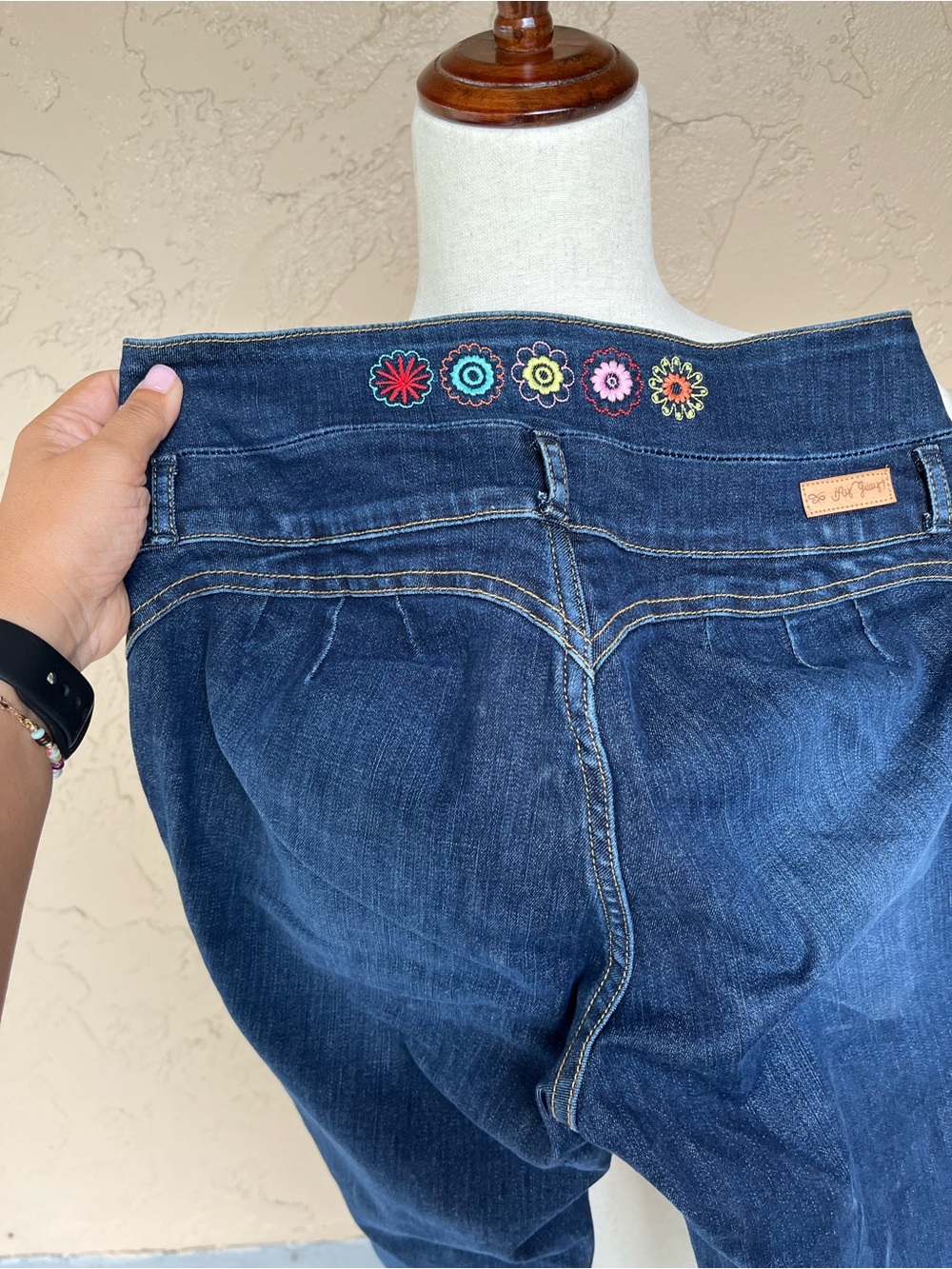 High-Rise Dark Blue Jay Guev! Stretch Jeans for Women - Picture 8 of 8